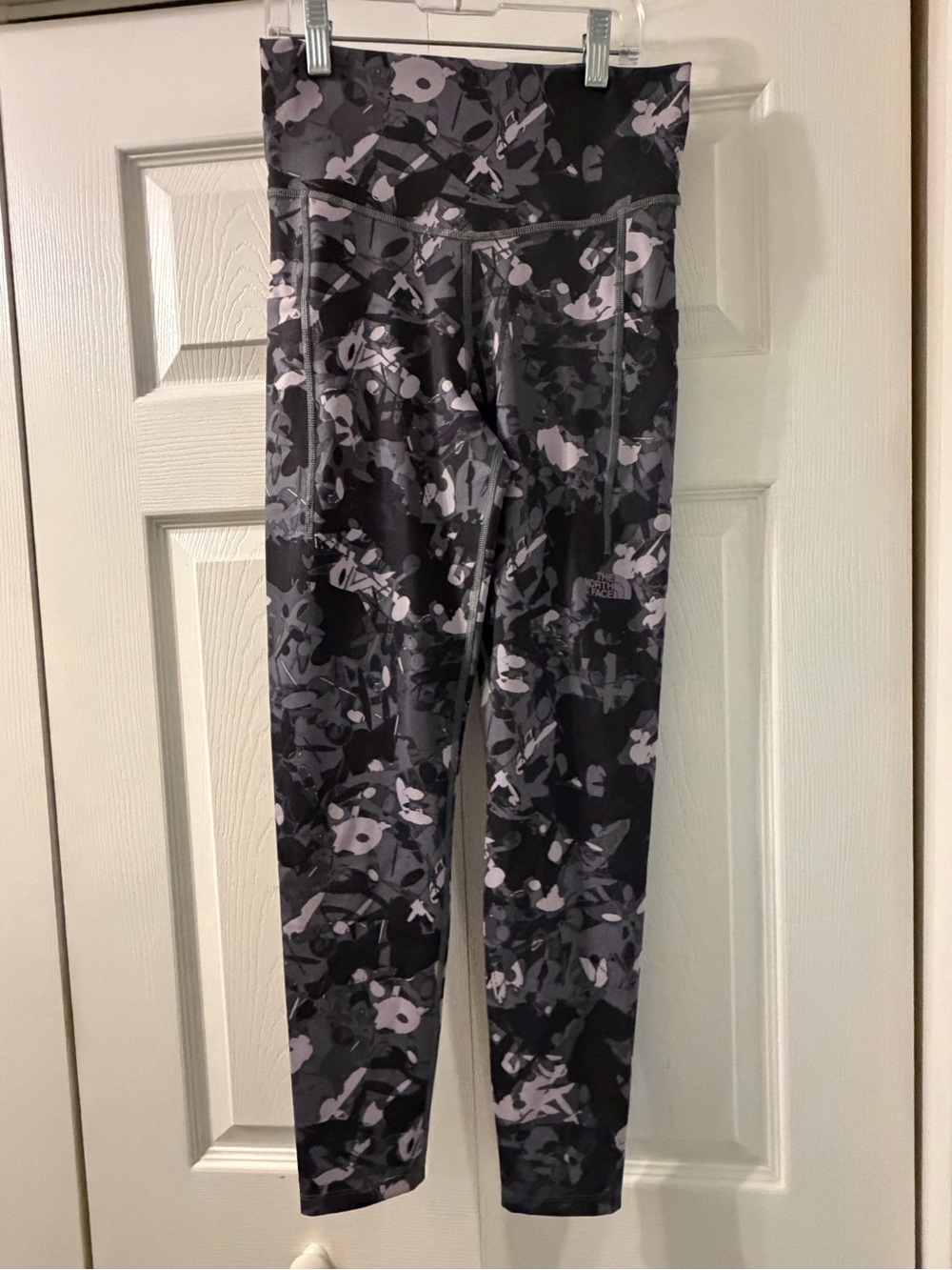 The North Face Women’s Camo Leggings Size M